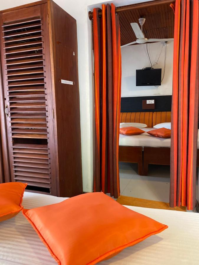 Beach Walk Hotel Unawatuna Esterno foto